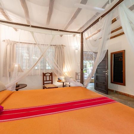 Diani Marine Divers Village Diani Beach Εξωτερικό φωτογραφία